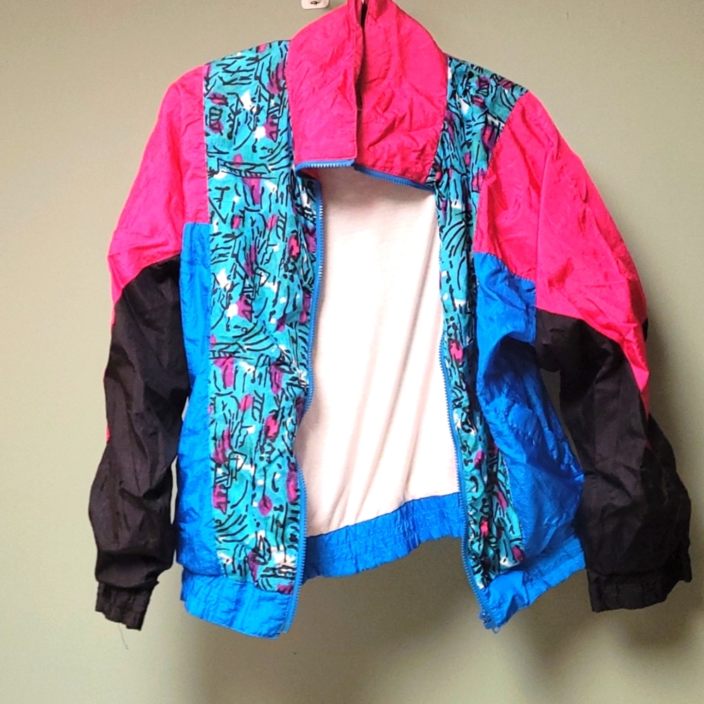 Wind breaker